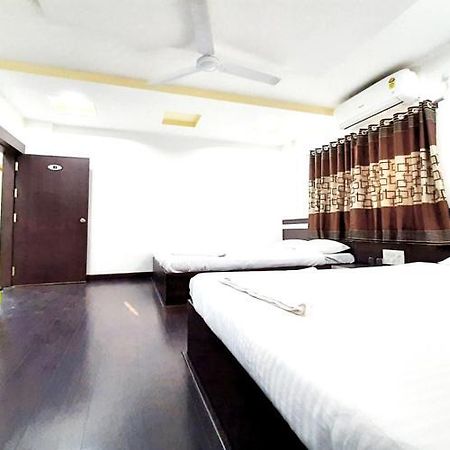 Hotel United House Shirdi Buitenkant foto
