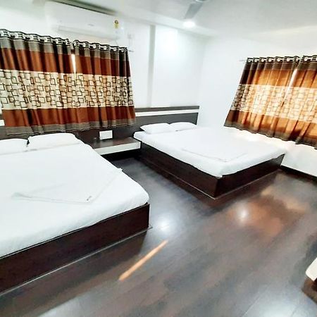 Hotel United House Shirdi Buitenkant foto